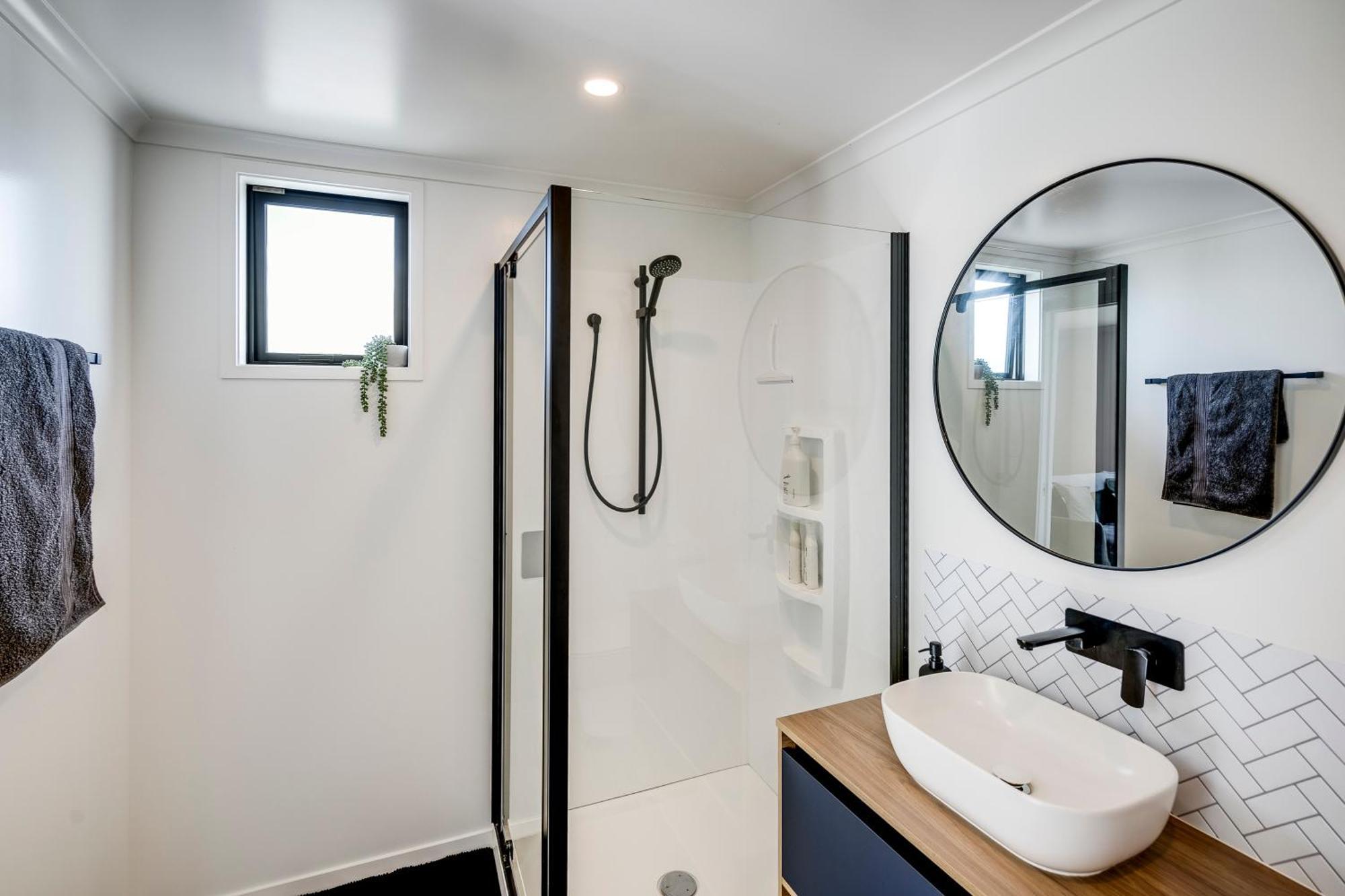 Modern Studio Near Clive River Экстерьер фото